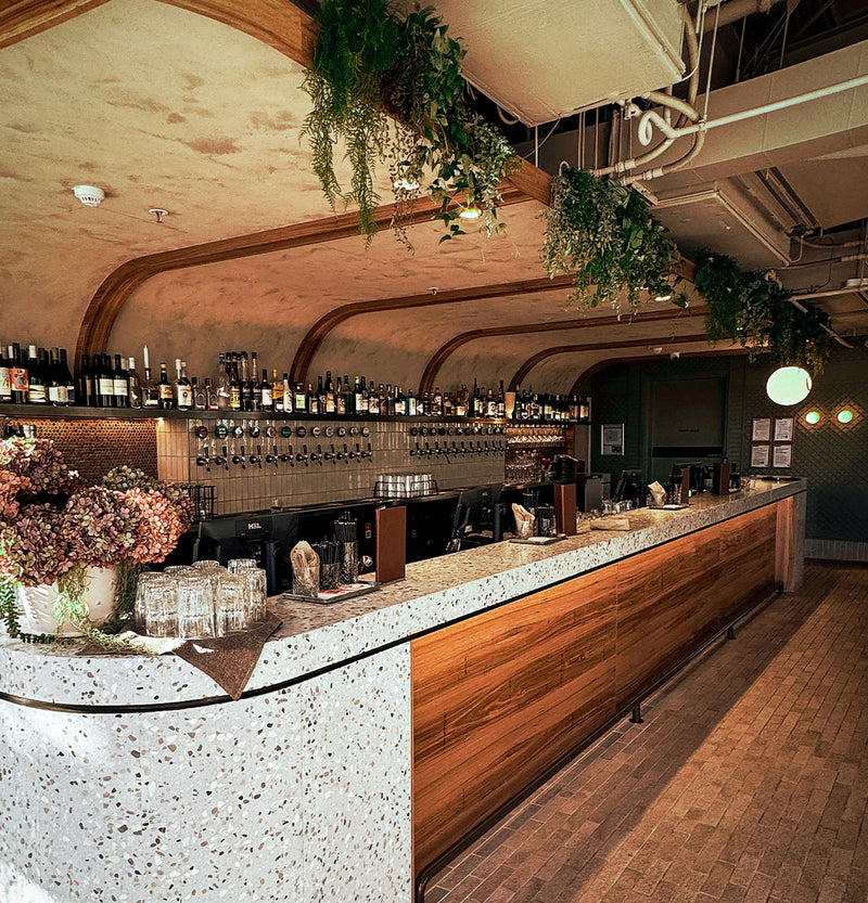 Blackbutt Veneer Natural Feature Grade on HMR Moisture Resistant Particleboard