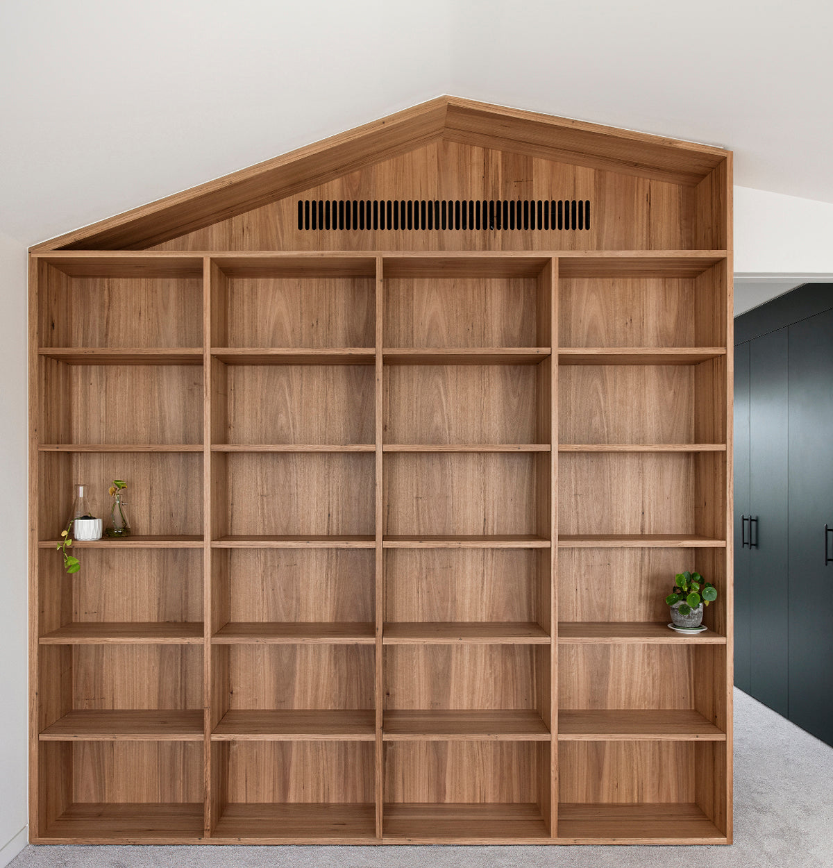 Blackbutt Veneer Natural Feature Grade on Plywood