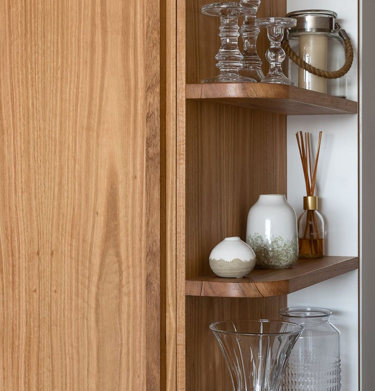 Spotted Gum Veneer Crown Cut on Plywood