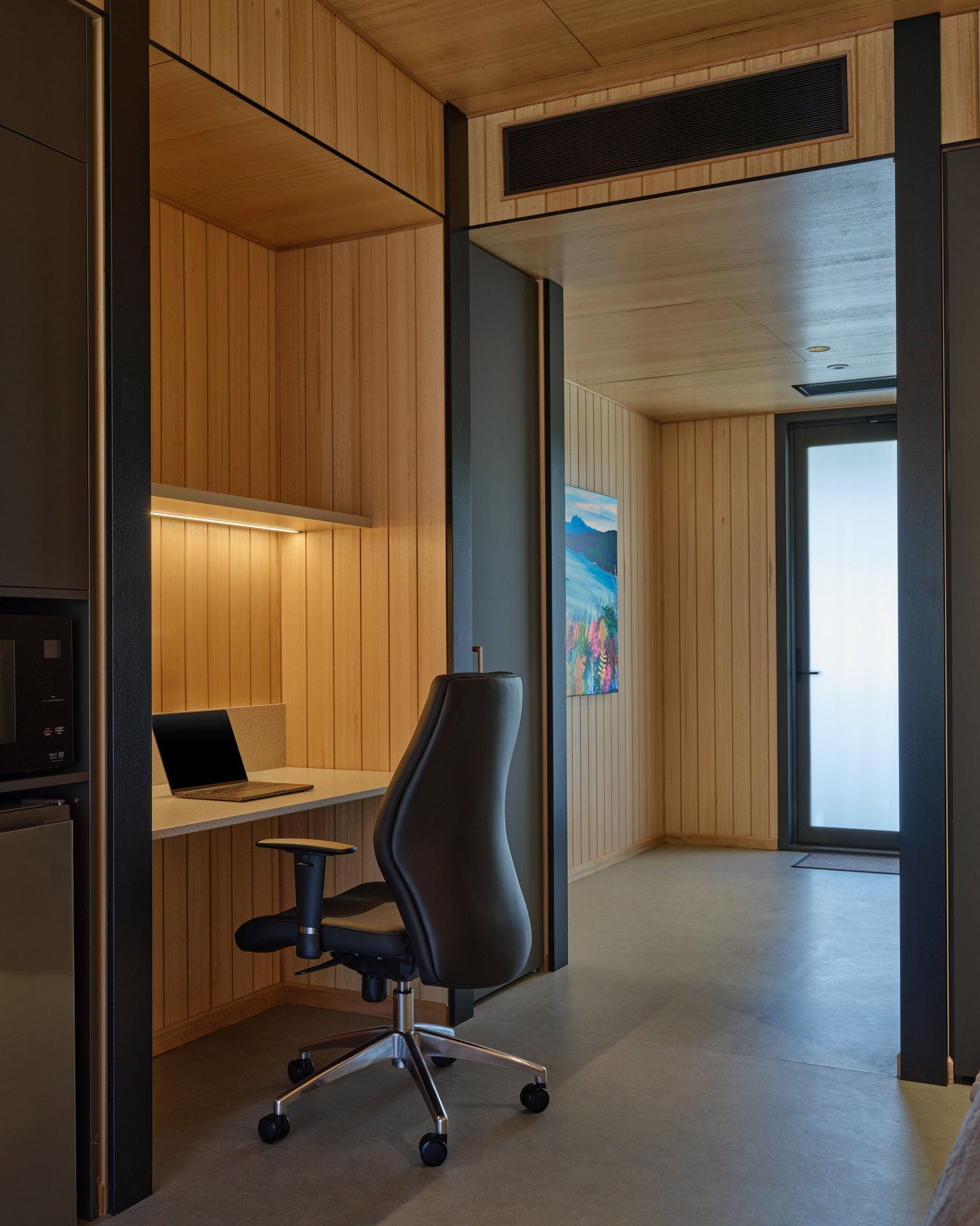 Touchwood Tasmanian Oak Veneer VJ Panelling on Black MDF